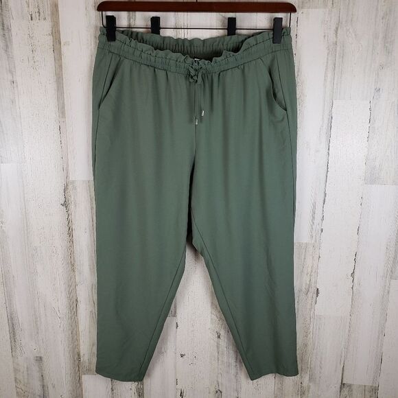 Torrid Crepe Taper Legged Pants Sz 2X - Picture 2 of 8